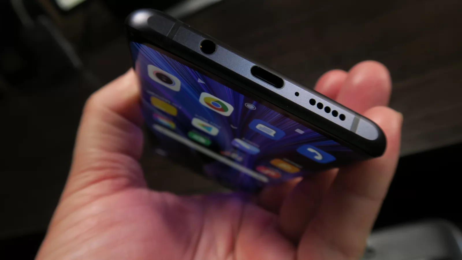 Xiaomi Mi Note 10 Lite: Acustică generoasă cu volumul, basul e OK