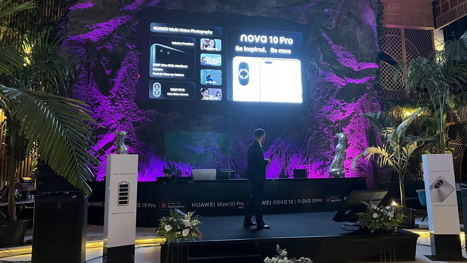 Huawei a lansat în România seria nova 10: selfie phone-uri de 60 mpx (cameră frontală), inel auriu elegant în spate (Oferte speciale)