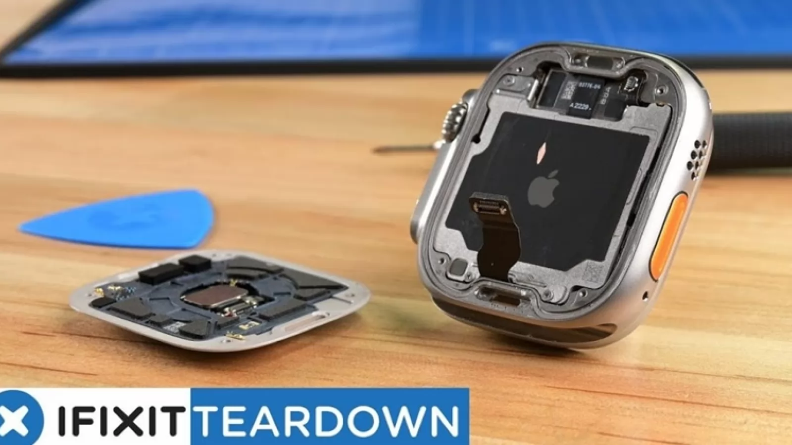 Noul Apple Watch Ultra e disecat în fața camerei! Pare destul de greu de reparat