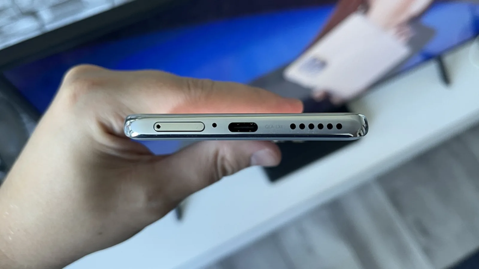 Huawei nova 10 Pro: Acustică stereo onestă, am pus-o la treabă cu metale grele...