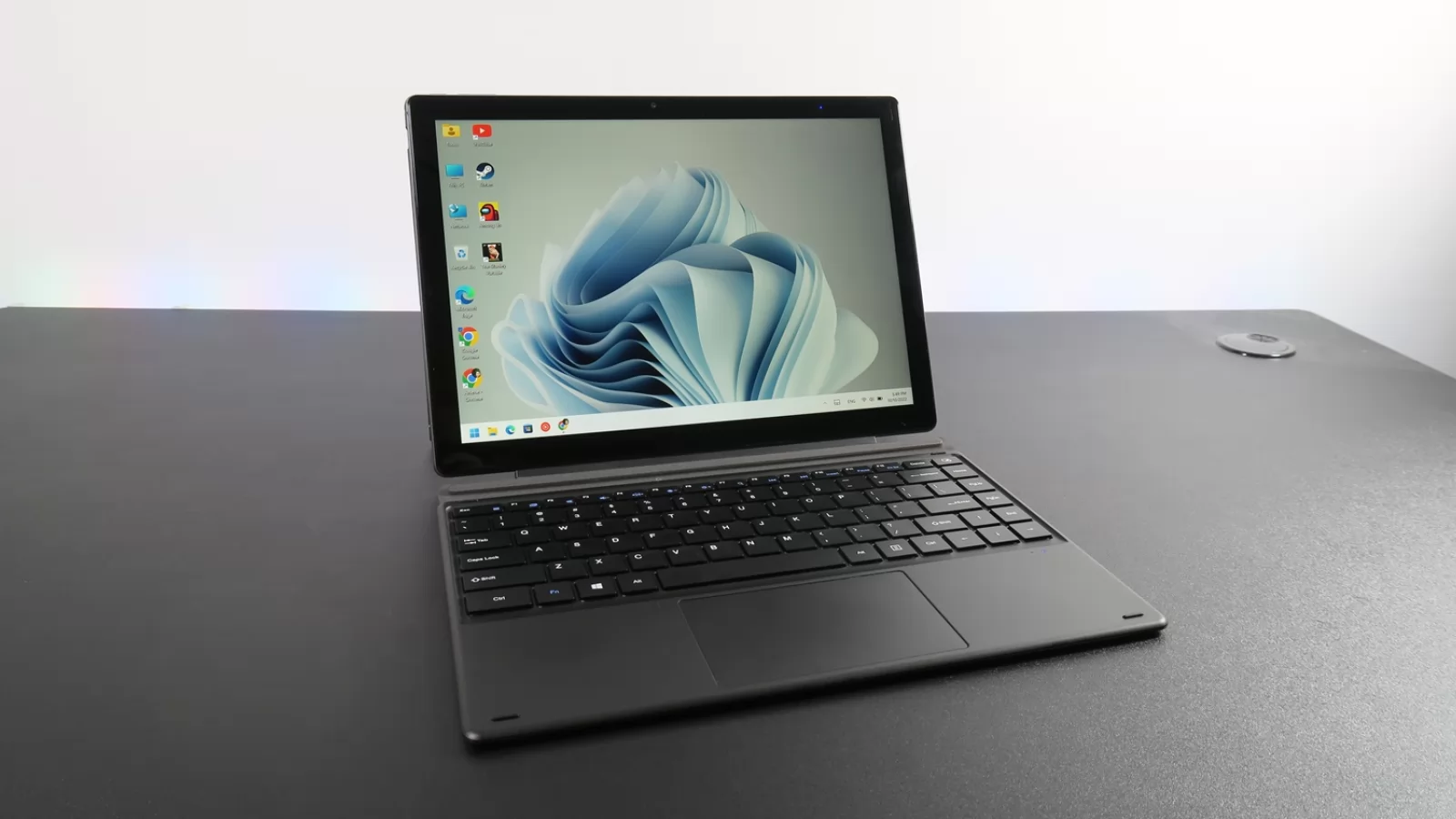 Prezentare CHUWI UBook XPro - Tableta cu Windows 11 care poate înlocui un laptop la nevoie, cu stylus și kickstand detașabil