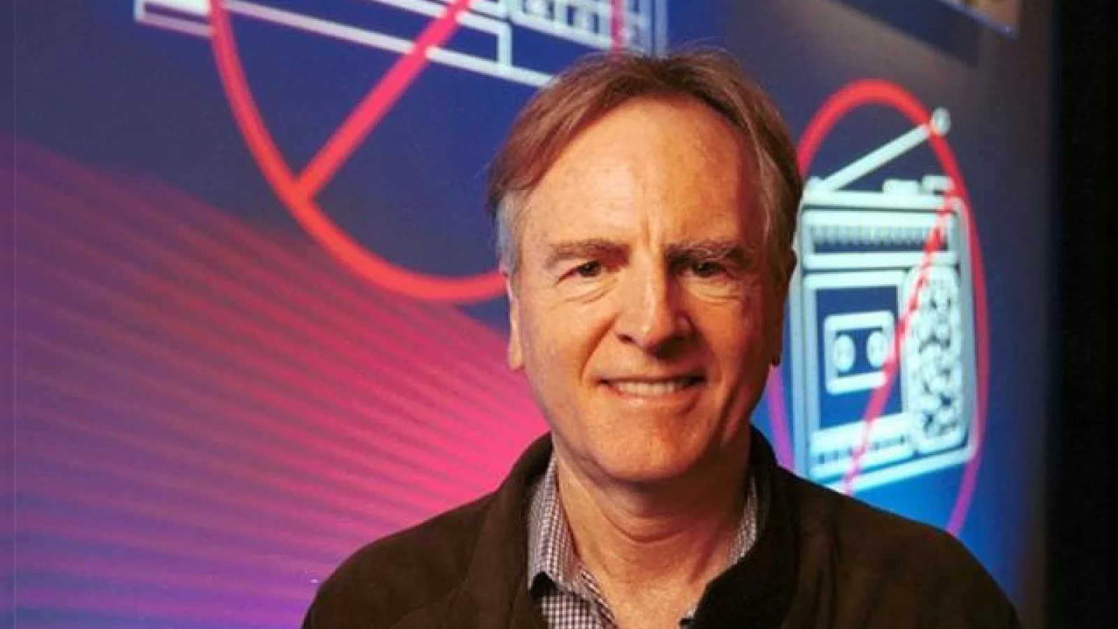 Fostul CEO Apple și Pepsi - John Sculley, e gata să intre pe piața smartphone