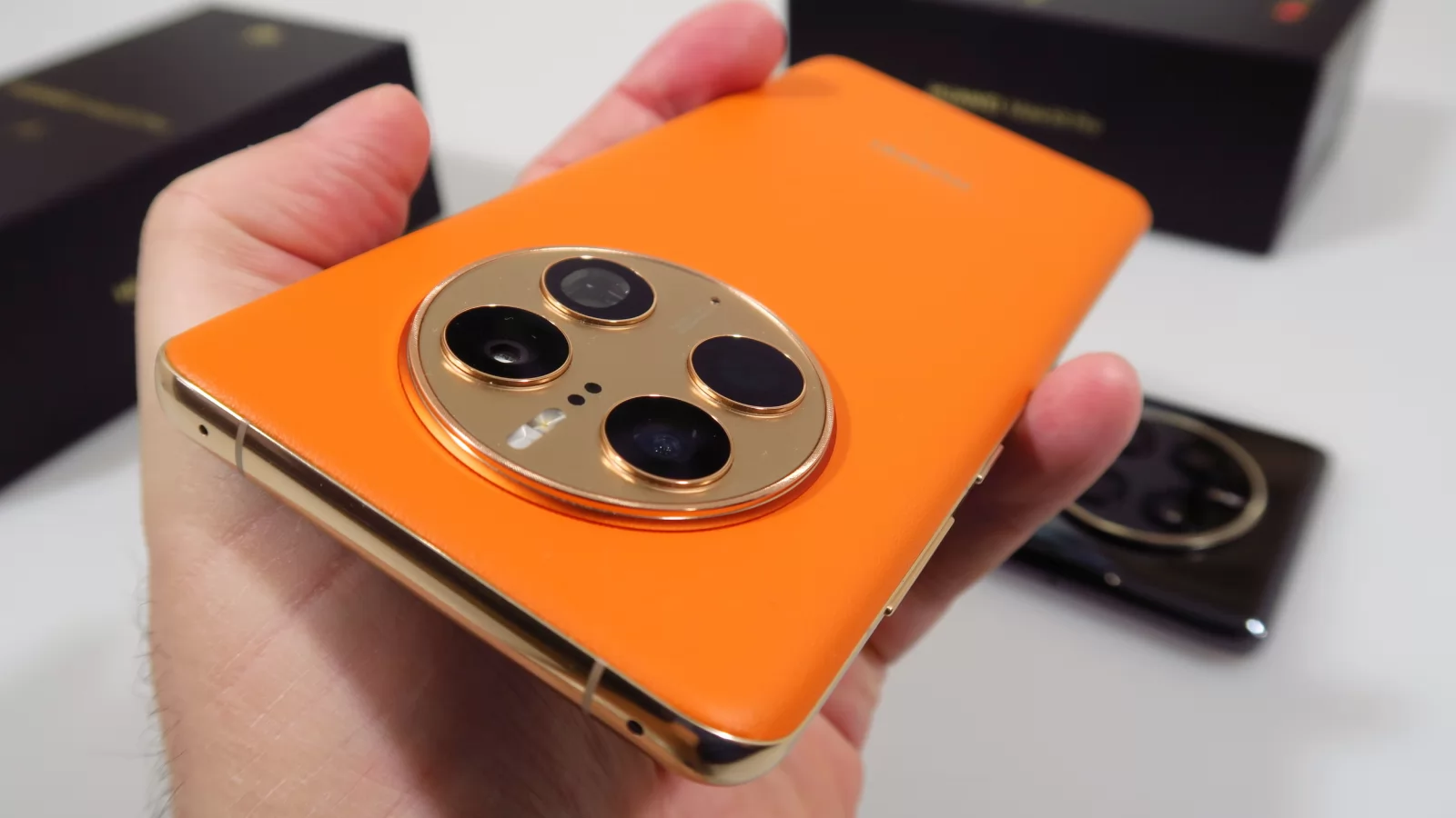 Huawei Mate 50 Pro Unboxing: motanul Garfield a sosit cu o cameră potentă şi e pus pe treabă (Impresii, explicație Diafragmă)