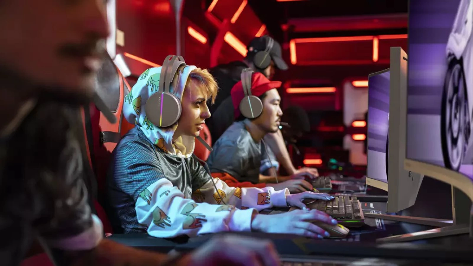 Philips spune că gaming-ul e pentru oricine, indiferent de sex, vârstă, religie; A lansat brandul Evnia la Paris (Impresii eveniment)