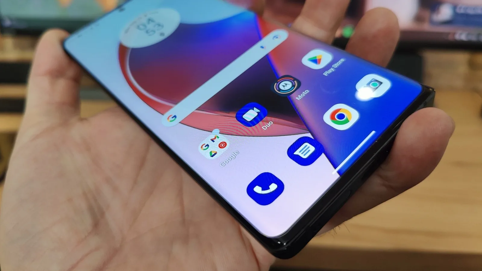 Motorola Edge 30 Ultra: OS, UI, aplicaţii cu extra productivitate, simplitate