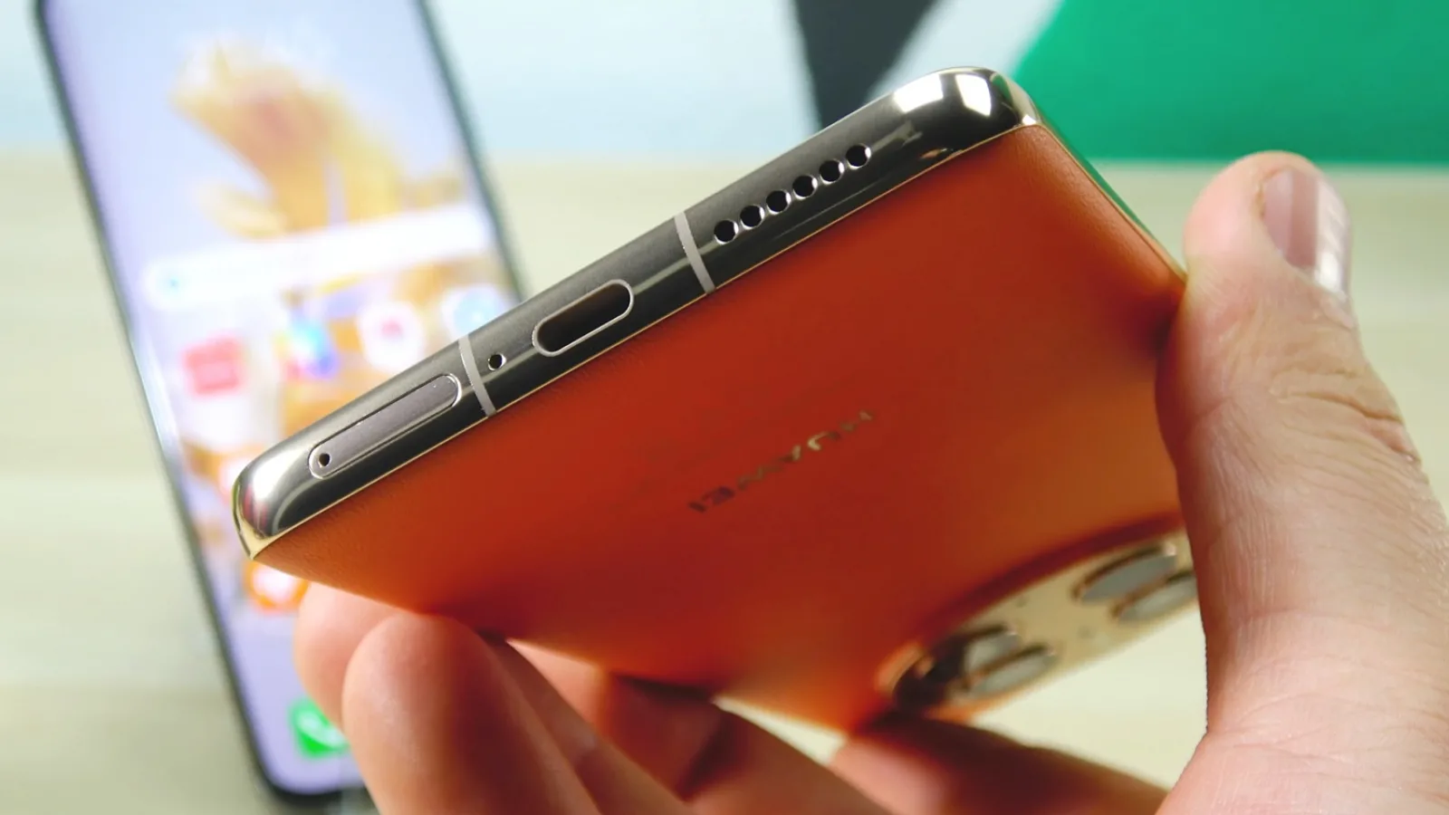 Huawei Mate 50 Pro: Conectivitate 4G, USB scoate semnal video, satelit... doar în China