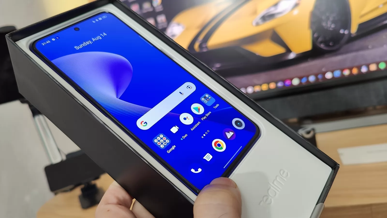 realme GT Neo 3 150W: Display numai bun pentru gaming şi binging, un AMOLED luminos