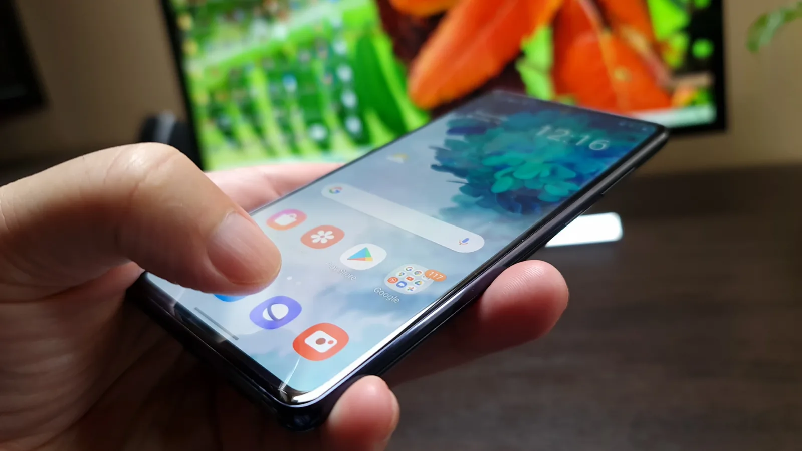 Android 13 ajunge și pe hitul Samsung Galaxy S20 FE, livrat alături de OneUI 5.0