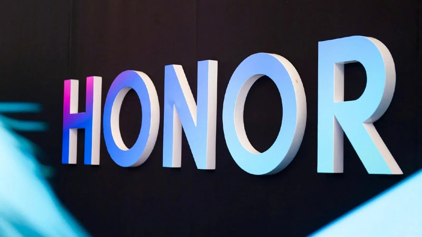 Honor și-a găsit investitori, iar BOE este unul dintre ei; Cei doi producători își întăresc relația de colaborare