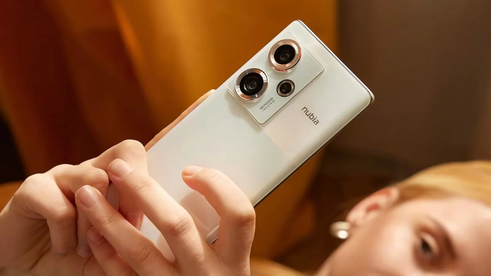 Nubia Z50 a debutat oficial! Camera-phone-ul vine cu un senzor foto Sony custom, construcție de top și procesor Snapdragon 8 Gen 2