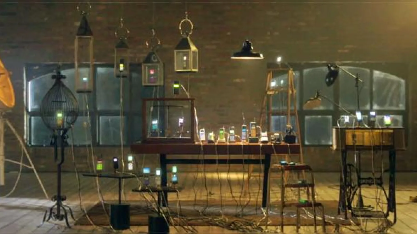 Telefoanele pensionate puse la treabă Într-un nou spot muzical din partea unui operator coreean (Video)