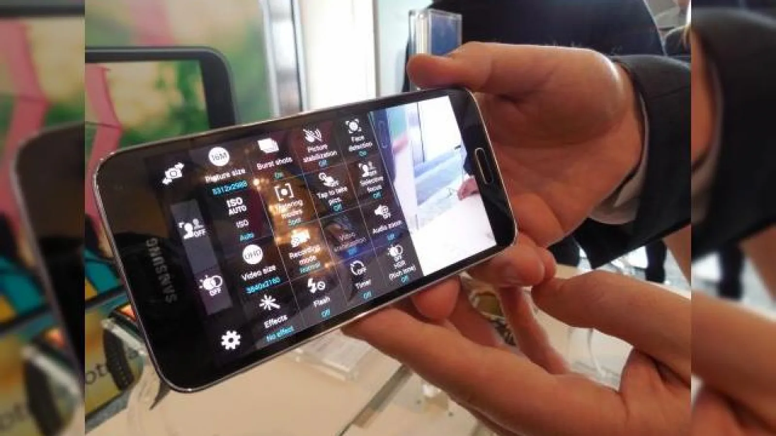 Samsung Galaxy S5 ajunge În magazinele din România pe 11 aprilie; Iată ce promoții speciale primiți!