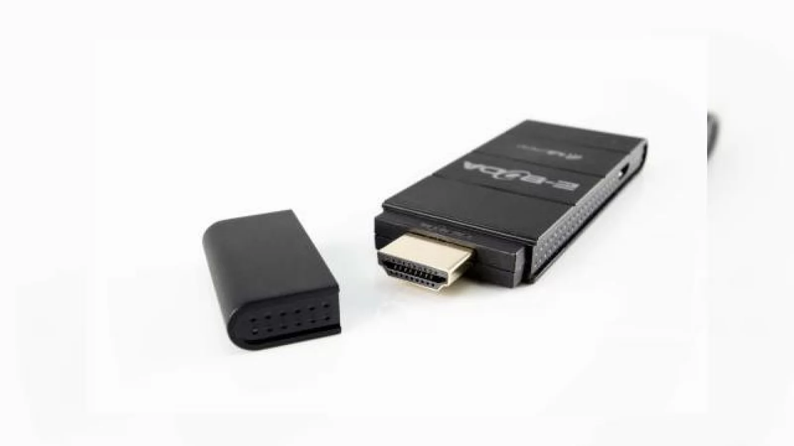 E-Boda a lansat dispozitivul Full Stream; acesta oferă redare via wireless a conținutului de pe smartphone, tabletă sau laptop