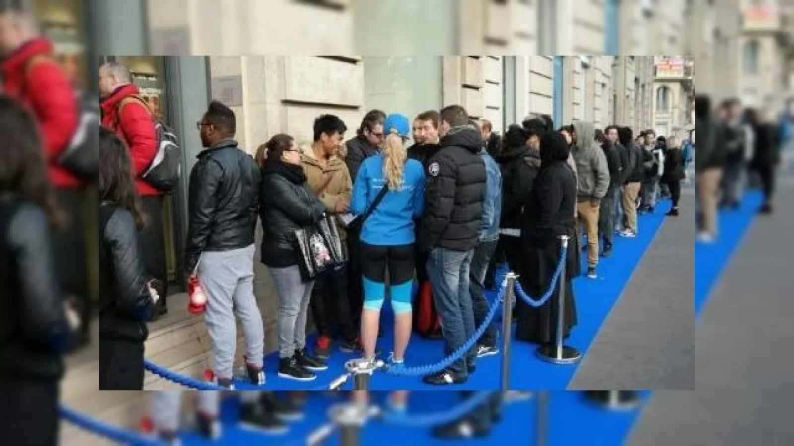 Cozi la Samsung Galaxy S5 și vânzări cu până la 100% mai mari decât la S4 În prima zi!
