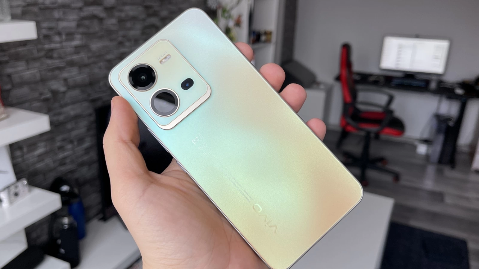 vivo X80 Lite: Design mai frumos privit din spate, decât din faţă