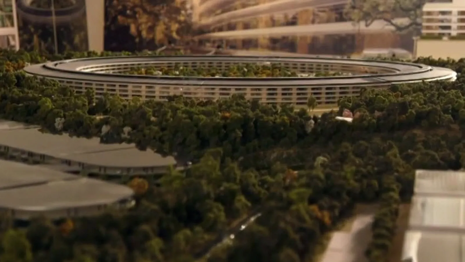 Iată o nouă prezentare a sediului OZN eco-friendly de la Apple (Video)