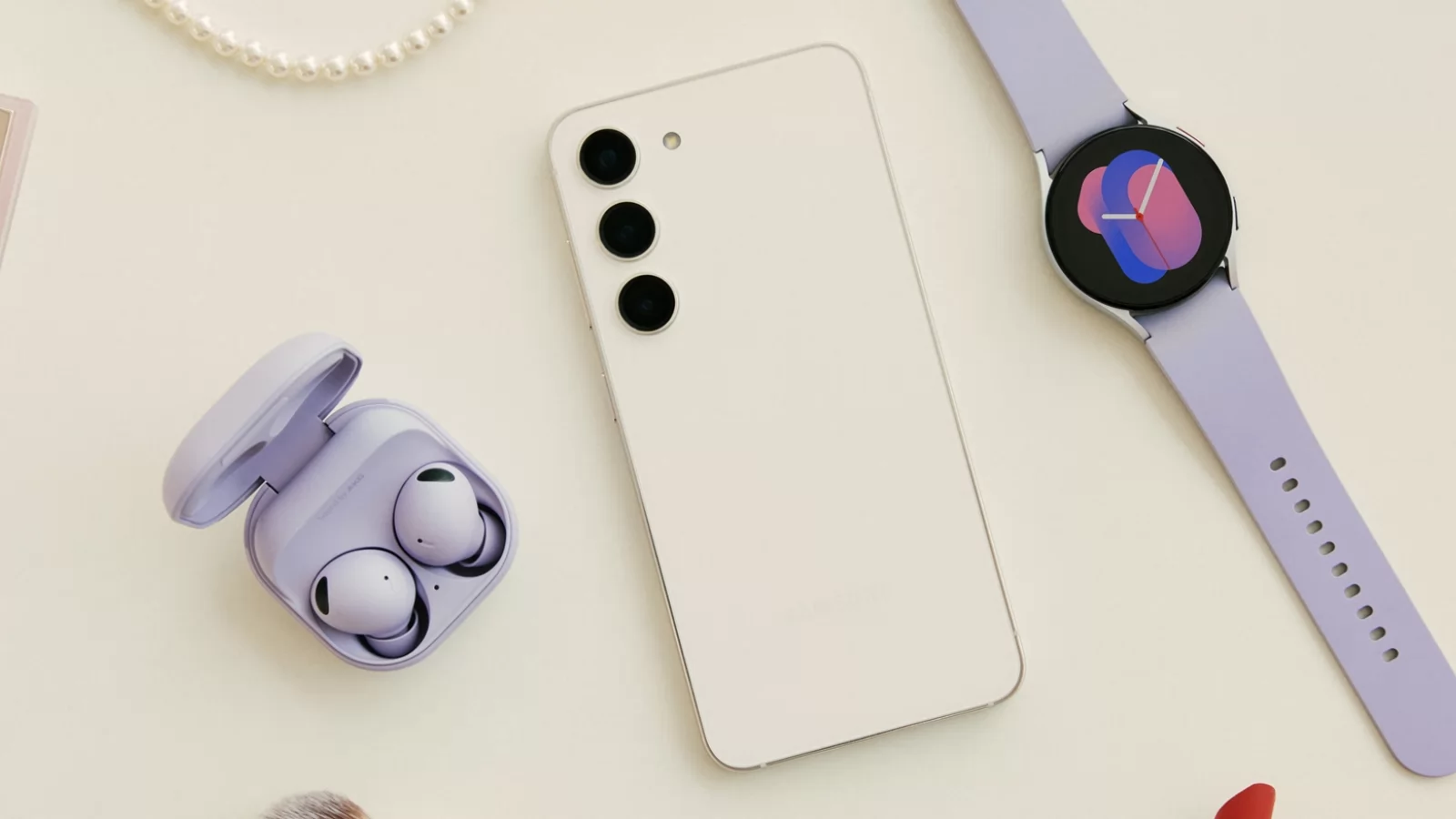 Samsung Galaxy S23 este aici! Cel mai compact S23 are baterie mai mare și un design iconic, ușor de recunoscut  