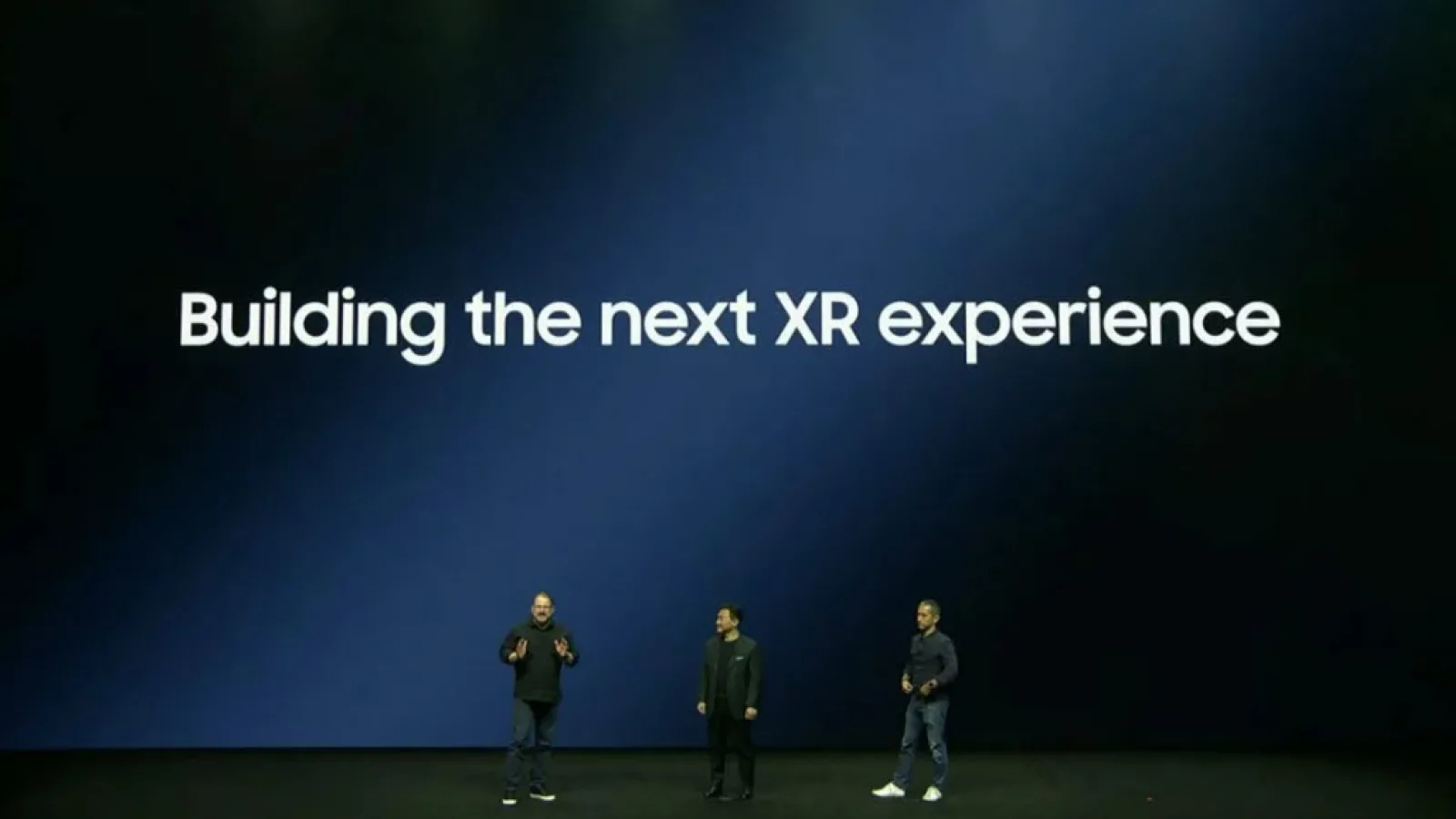 Samsung lucrează deja la o cască de realitate virtuală rivală cu cea Apple, care nici nu s-a lansat încă