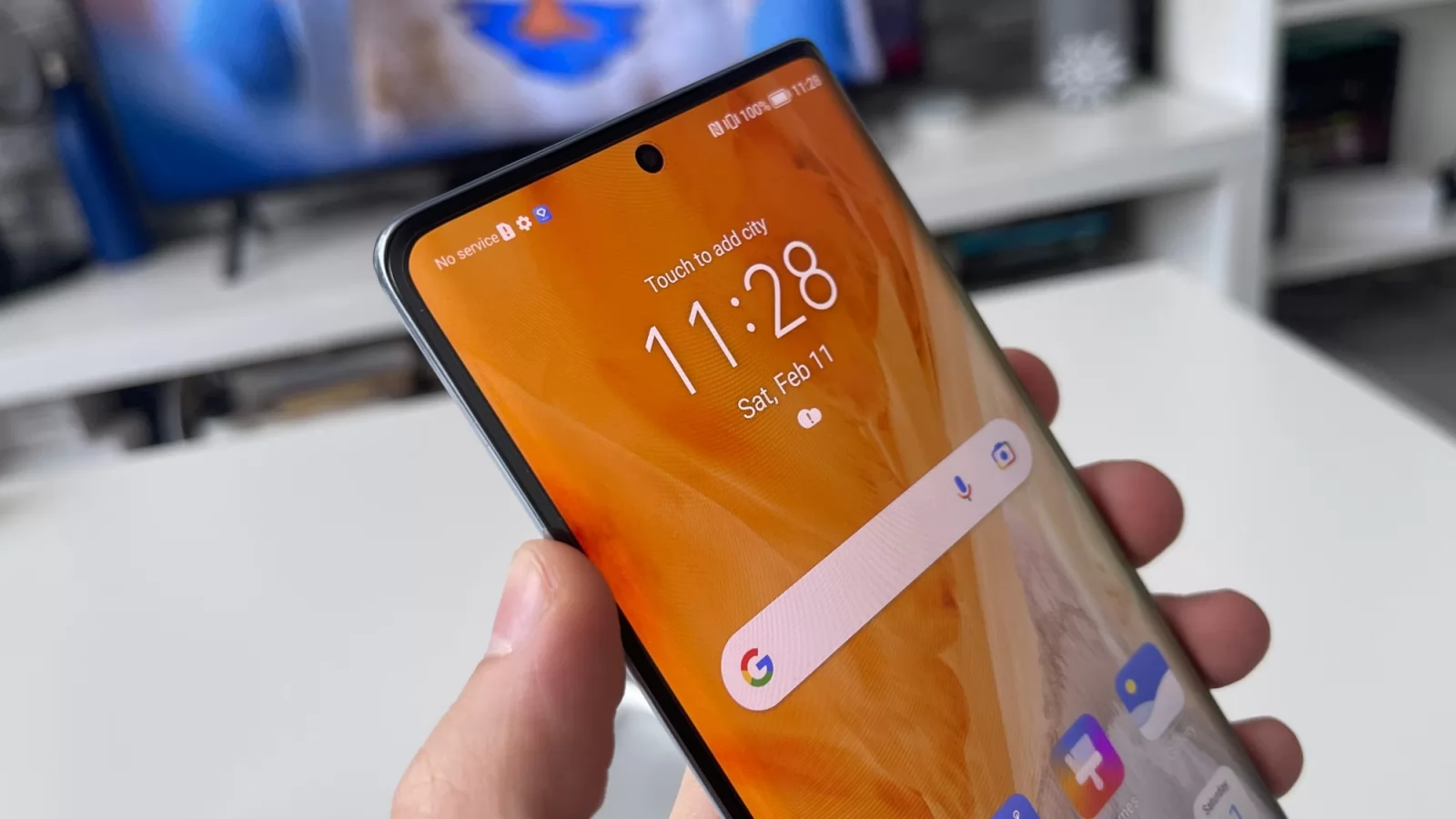 HONOR Magic5 Lite: Display curbat, acum cu tehnologie OLED și mult mai luminos
