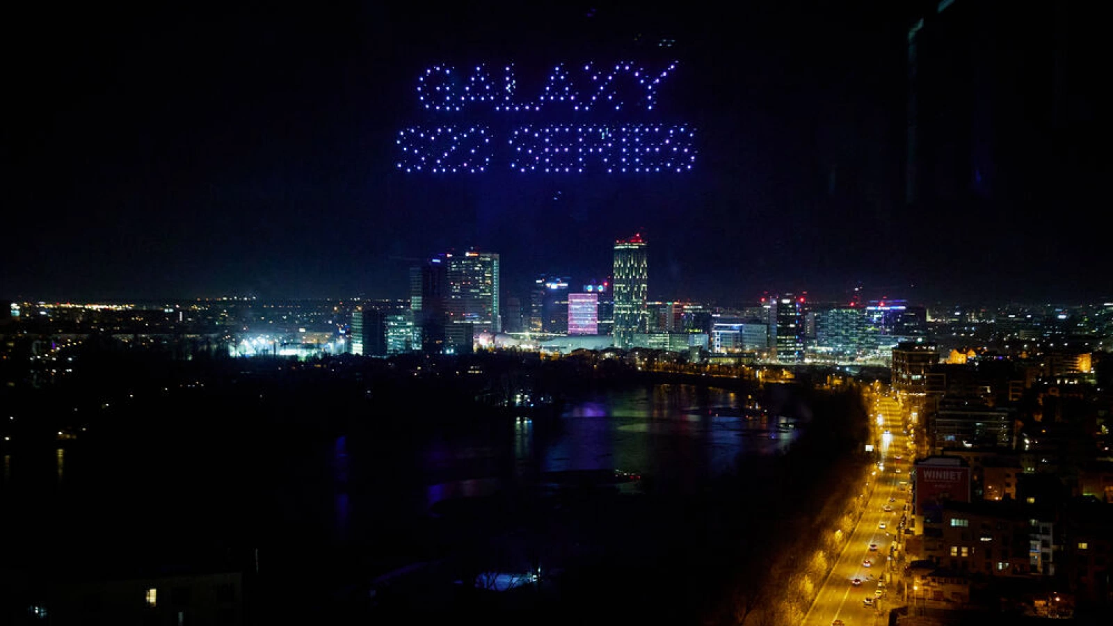 Lansarea lui Samsung Galaxy S23 din România a avut loc la înălțime, cu drone și concert live susținut de Inna plus alte surprize