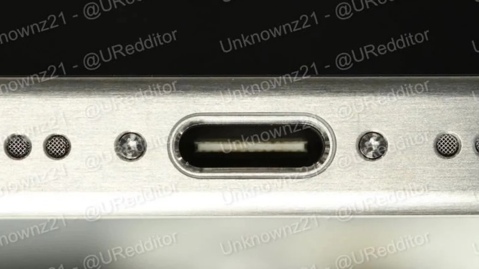 iPhone 15 Pro apare într-o primă fotografie realistă, cu port USB-C la bază și muchii ușor rotunjite