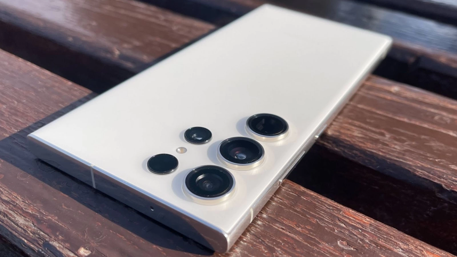 Samsung Galaxy S23 Ultra e testat de DxOMark: ocupă locul 10 în topul camerelor de smartphone