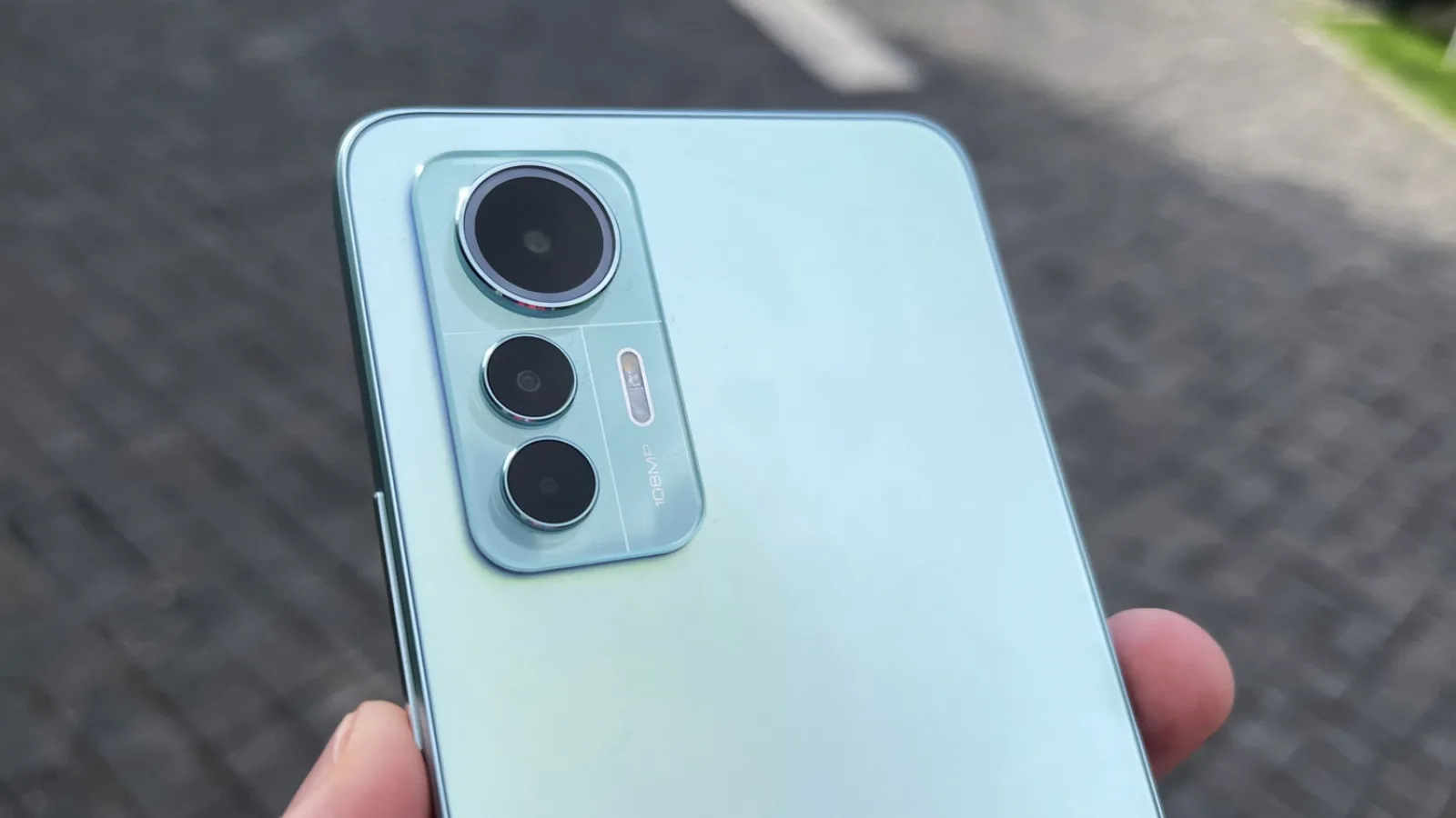 Xiaomi 12 Lite: Camera face un salt binevenit la selfie, culori, nu multe altele