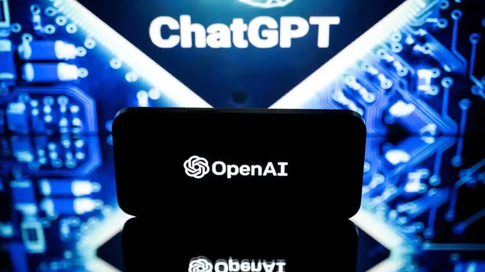 China interzice ChatGPT, copiile sale, chatboții cu AI