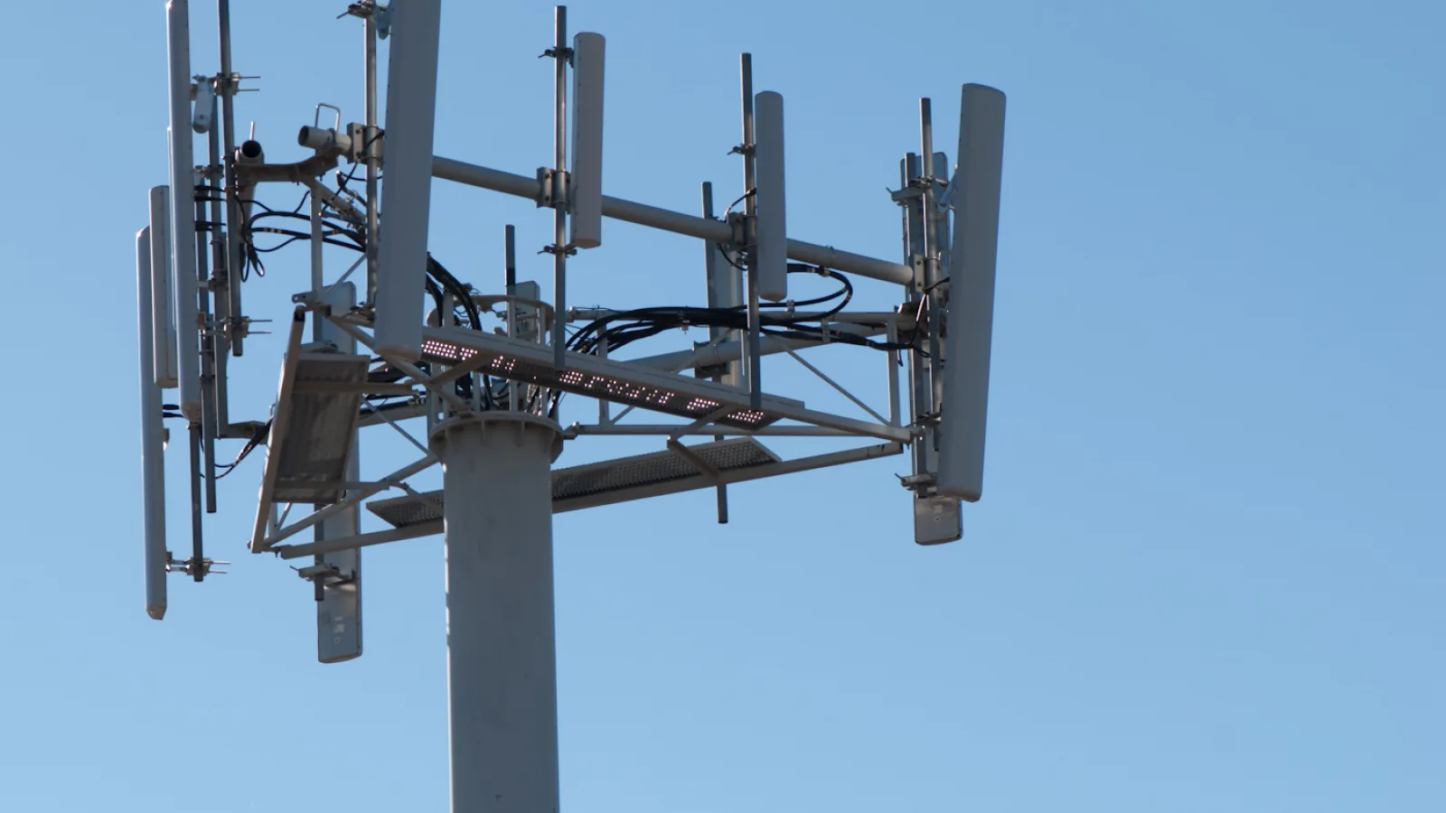șeful Huawei România anunță instalarea a mii de antene noi de telefonie mobilă