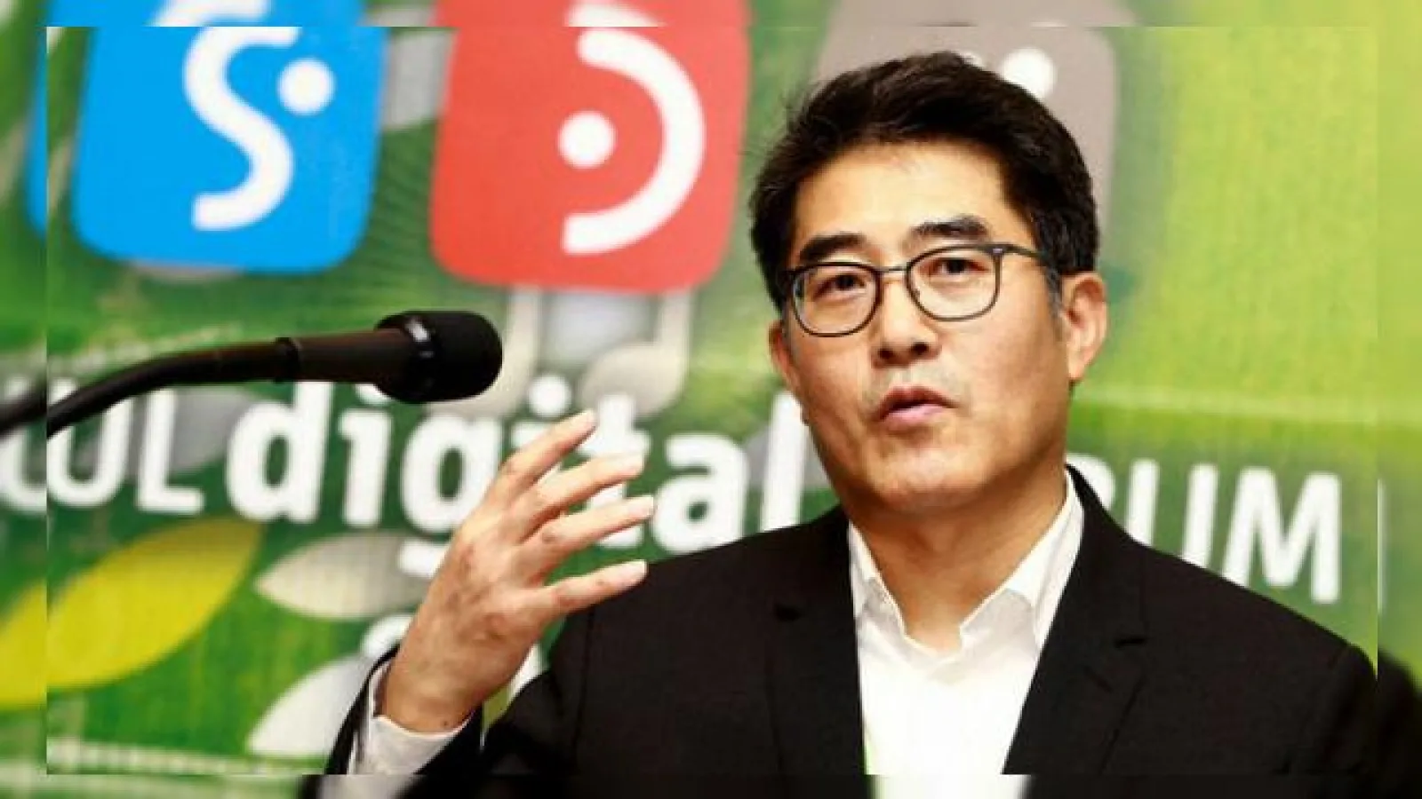 Șeful departamentului de design Samsung și-a dat demisia ca urmare a numeroaselor critici negative primite de către Galaxy S5