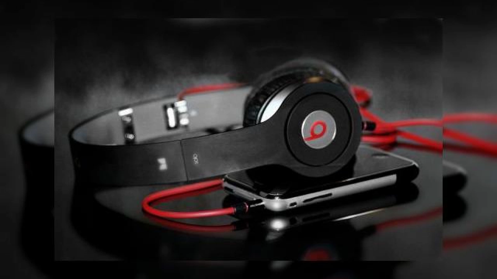 Apple se pregătește de cumpărarea Beats Electronics pentru suma de 3.2 miliarde dolari