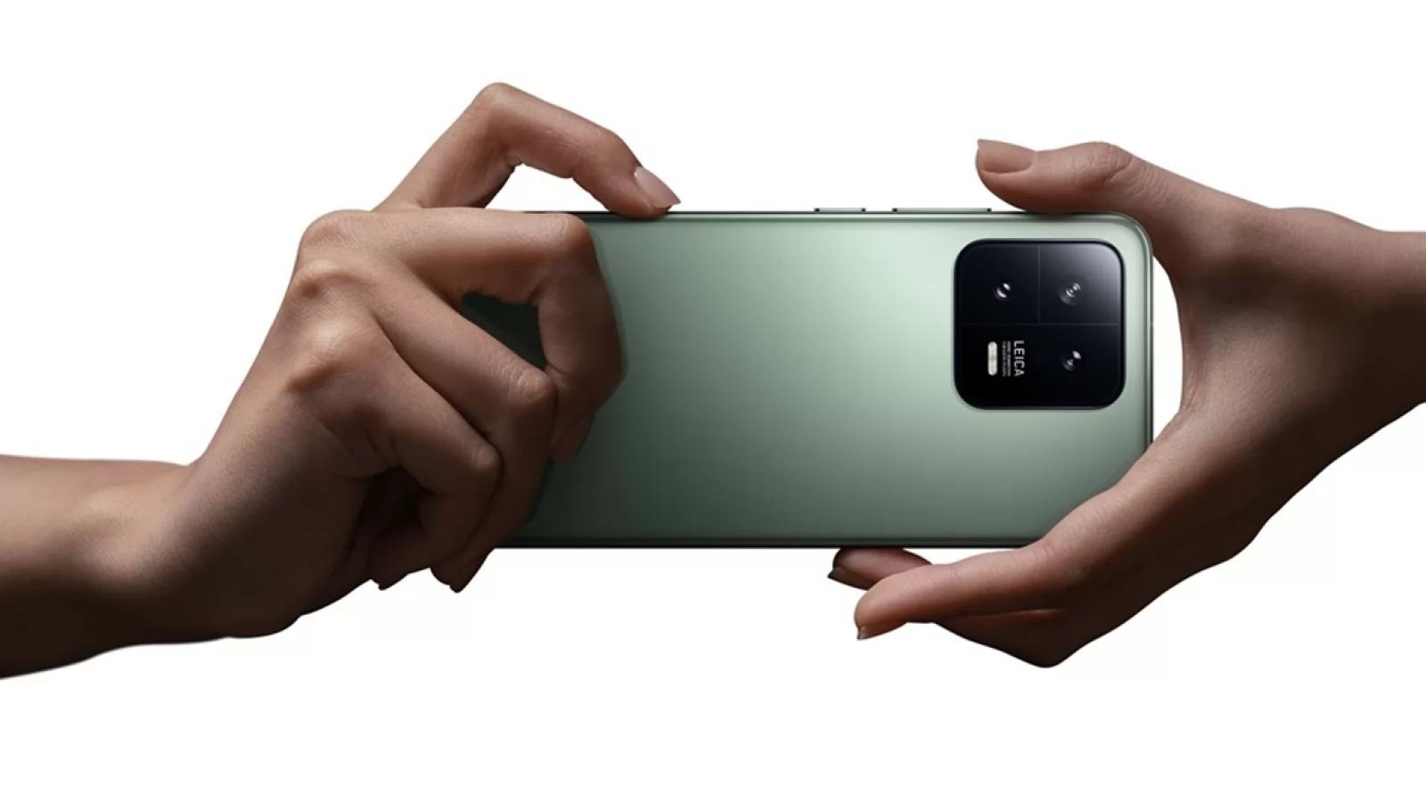 Xiaomi 13 a debutat la nivel global! Smartphone de top compact, cu muchii plate, optică Leica, CPU Snapdragon 8 Gen 2