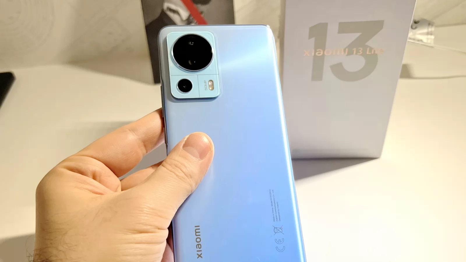 MWC 2023: Xiaomi 13 Lite Unboxing - Smartphone tineresc, cu CPU Snapdragon 7 Gen 1 ca premieră și decupaj selfie pilulă