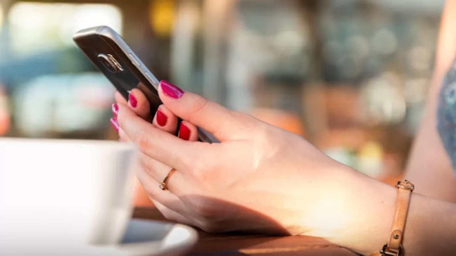 (P) Cele mai noi telefoane în 2023