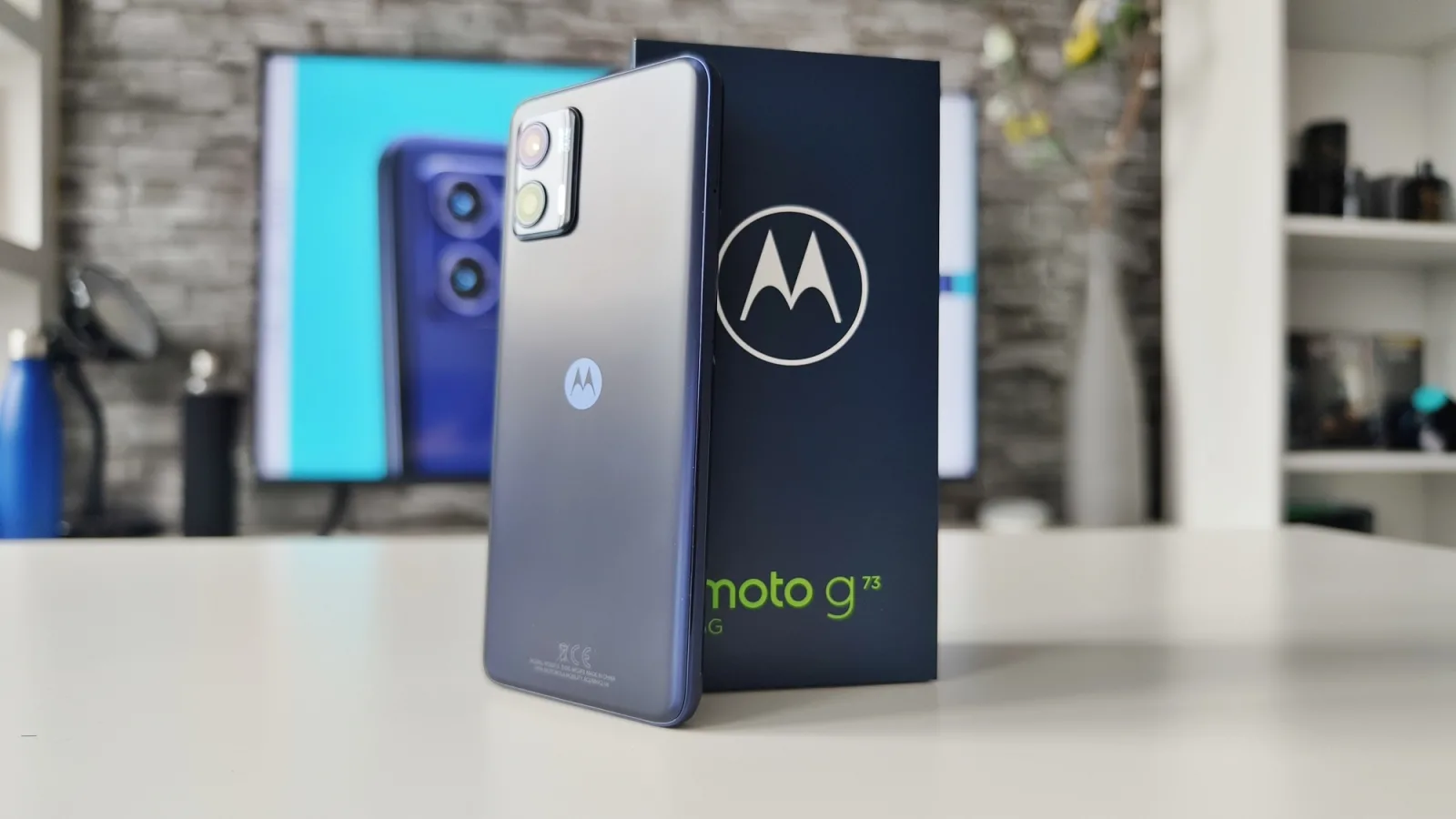 Motorola Moto G73 5G: Hardware tipic mid-range, cu downgrade pentru ecran