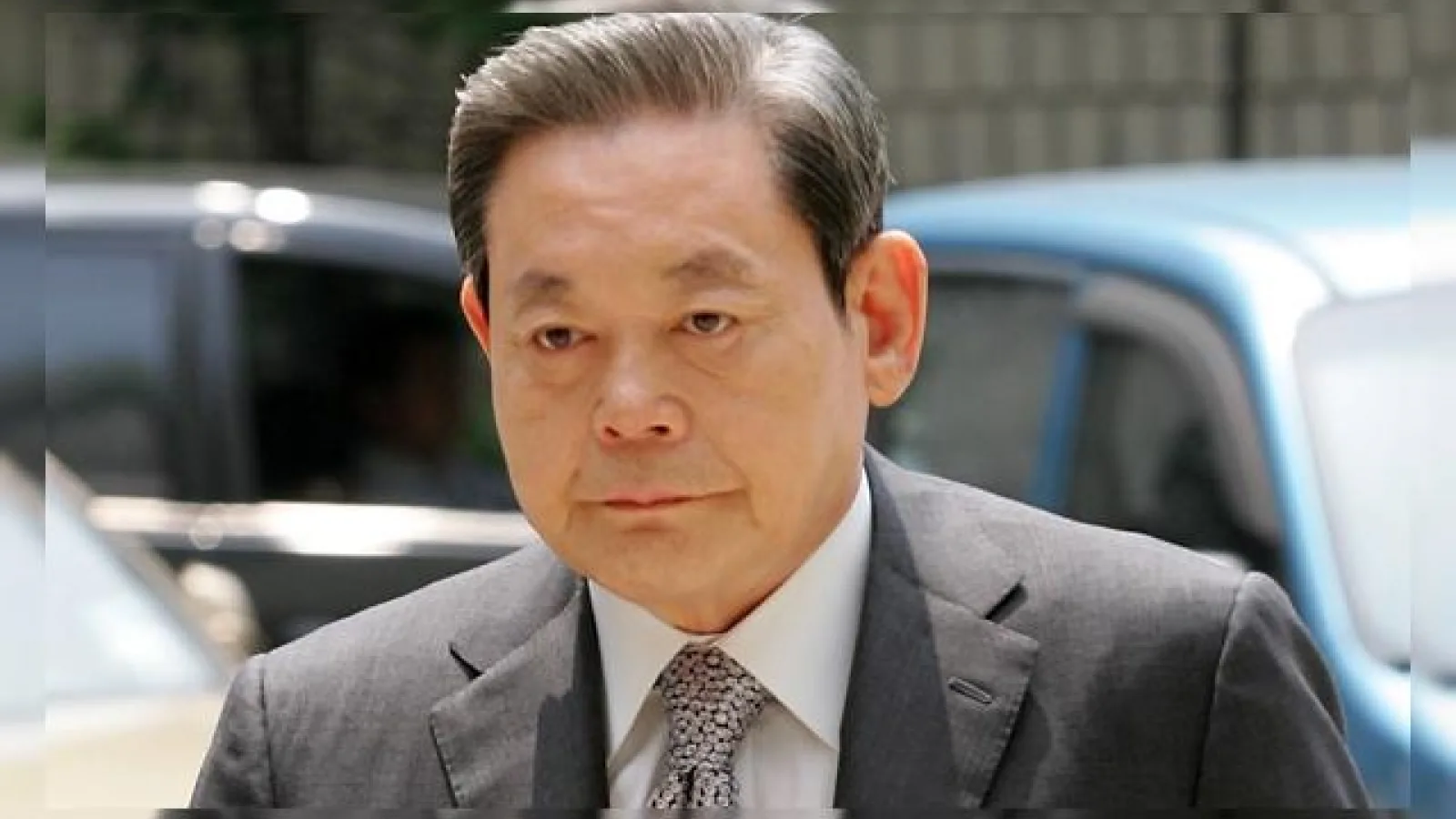 Directorul Samsung, Lee-Kun Hee suferă un infarct, ar putea fi urmat la conducerea companiei de fiul său