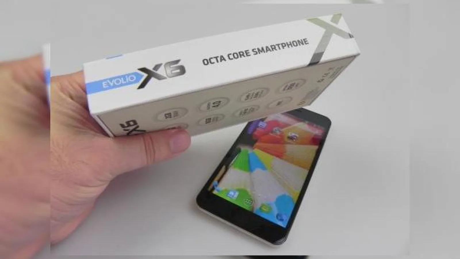 Evolio X6 Unboxing & Concurs: phablet octa-core scos dintr-o cutie slim (Video)