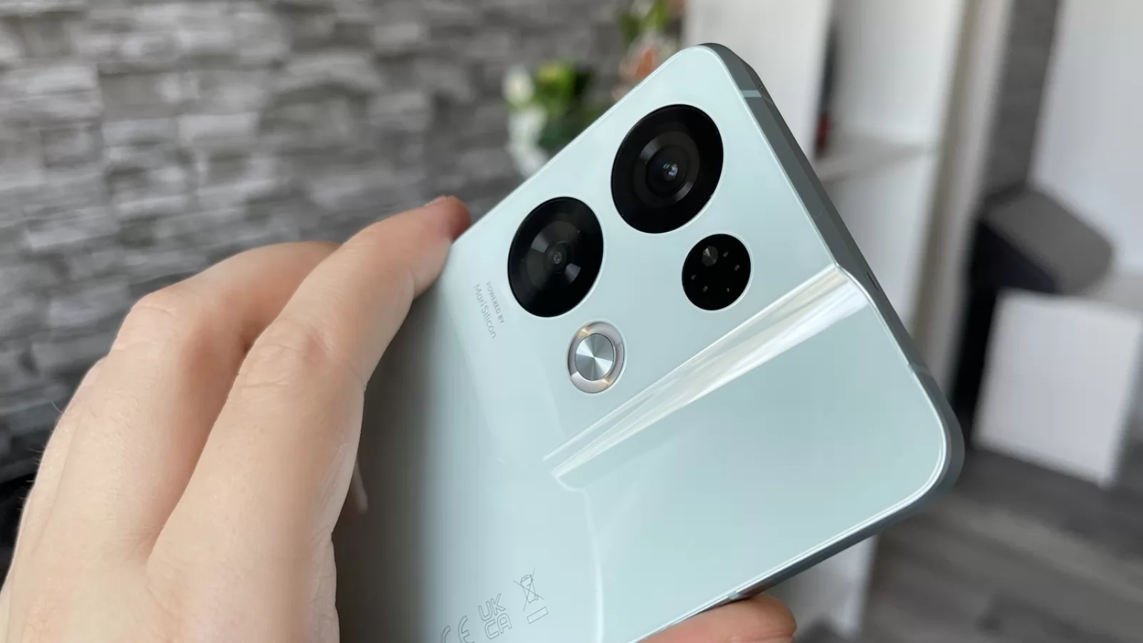 OPPO Reno 8 Pro: Benchmark-uri admirabile, ca de flagship, uneori peste