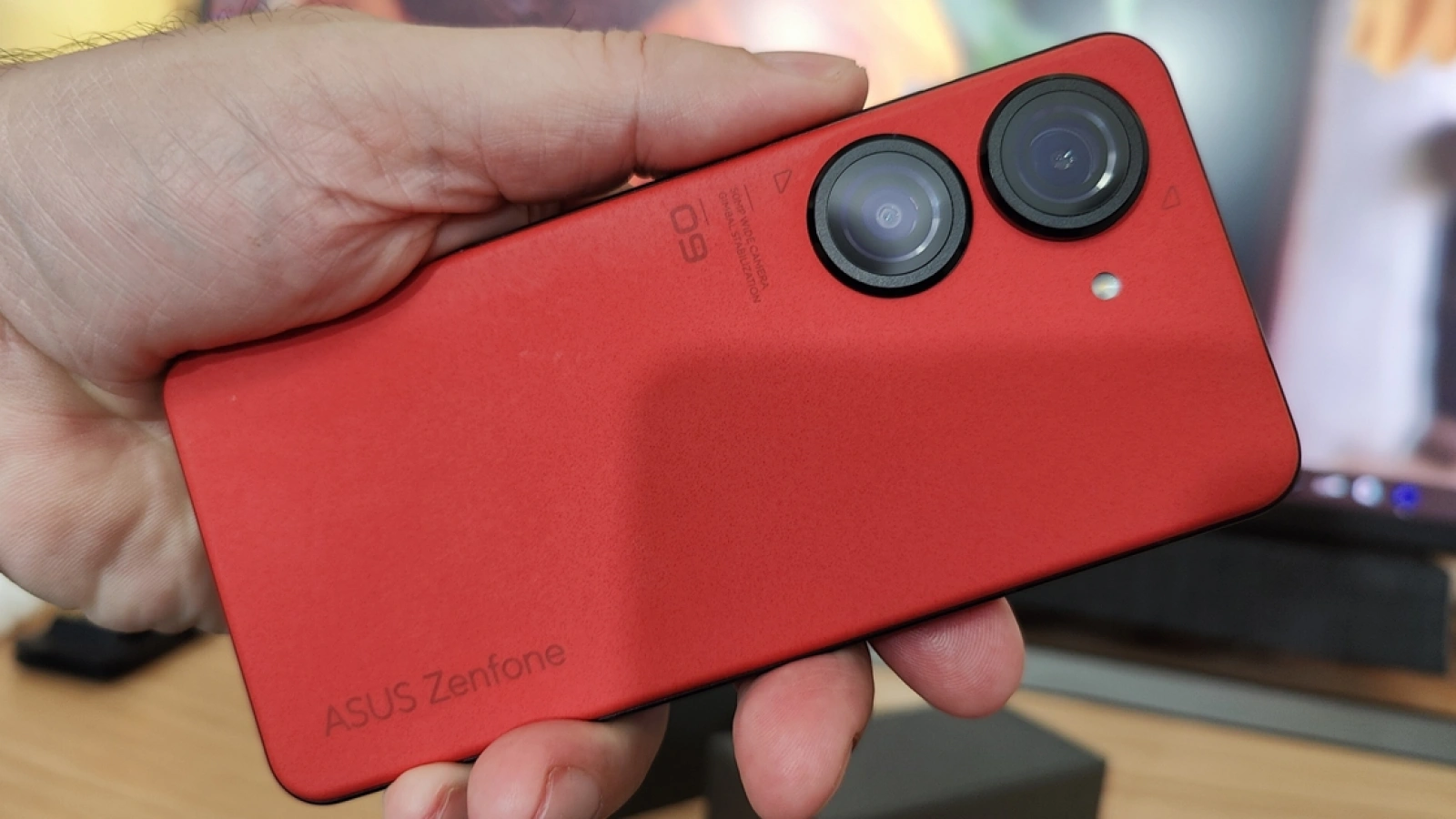 Un nou smartphone compact se află în pregătire! ASUS Zenfone 10 ar aduce senzor foto de 200 MP, baterie de 5000 mAh