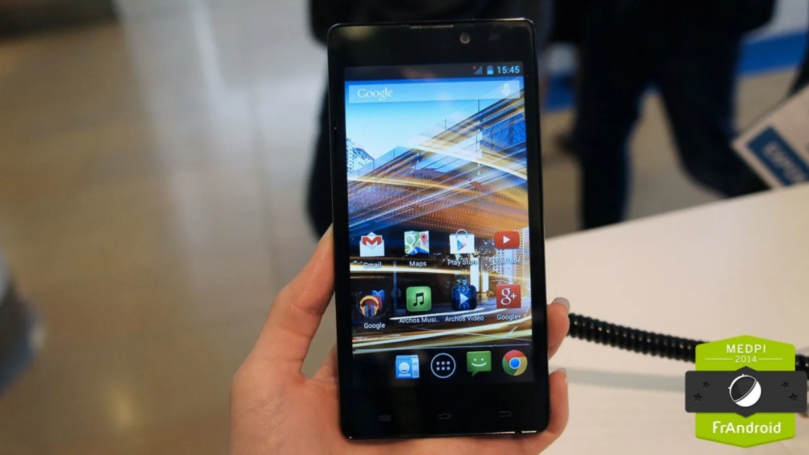 Archos 50 Neon, smartphone de 99 euro cu ecran de 5 inch