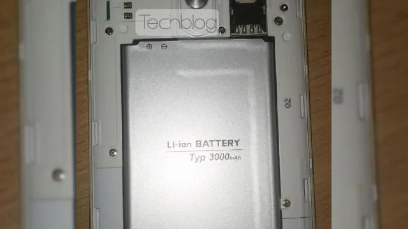 LG G3 va veni cu slot pentru carduri microSD și o baterie de 3000 mAh