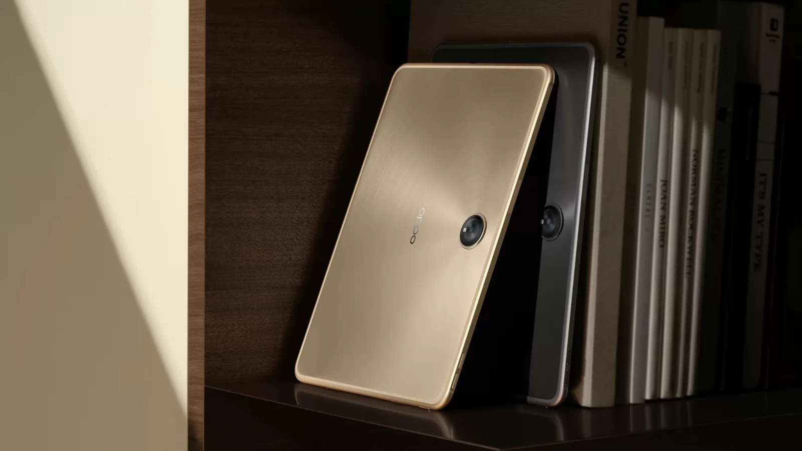 OPPO Pad 2 apare într-o serie de imagini teaser și în mod neașteptat, este rebranding de OnePlus Pad