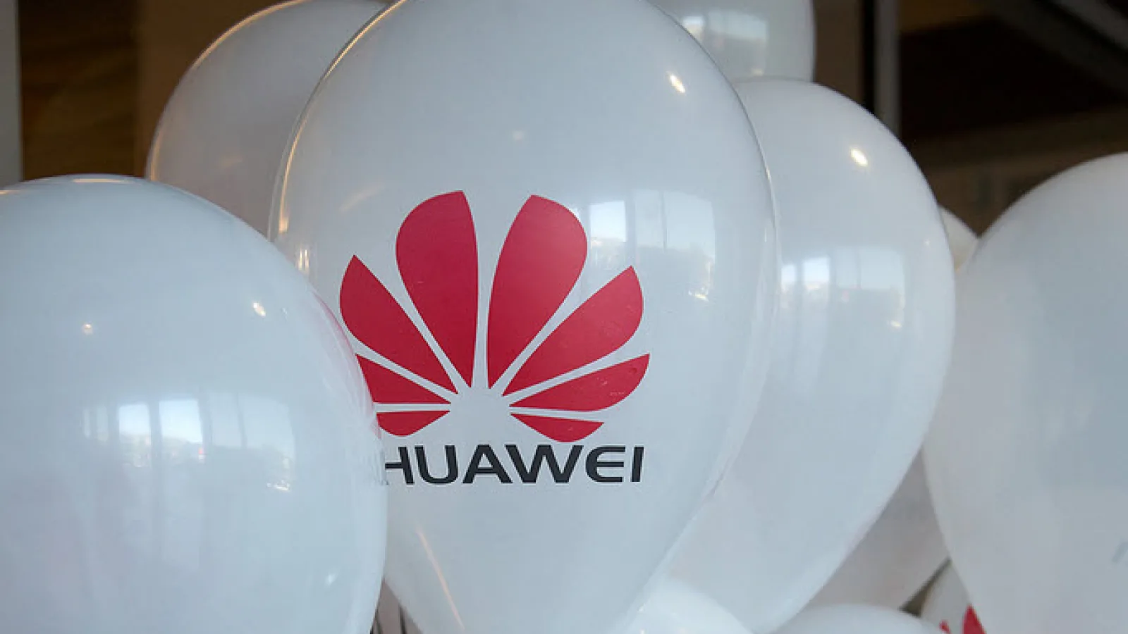 Vânzările de smartphone-uri Huawei cresc, piața europeană continuă fragmentarea