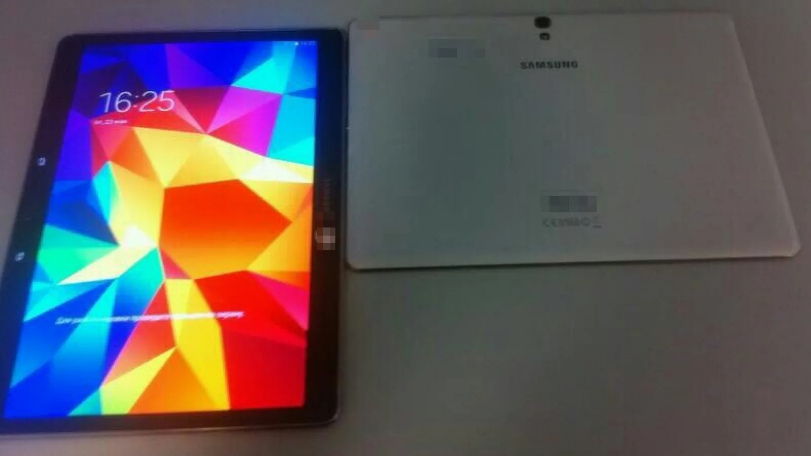 Iată o nouă imagine cu tableta Samsung Galaxy Tab S și ecranul său AMOLED viu colorat