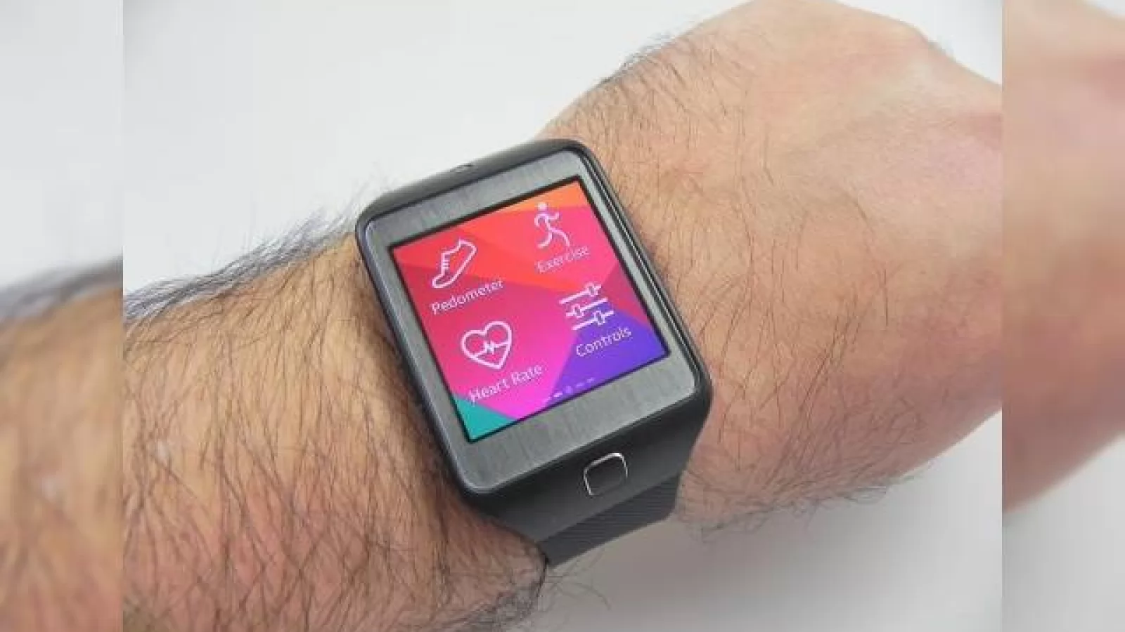 Samsung Gear 2 Neo review: plastic, nu premium, Tizen, nu Android, câteva funcții atractive (Video)