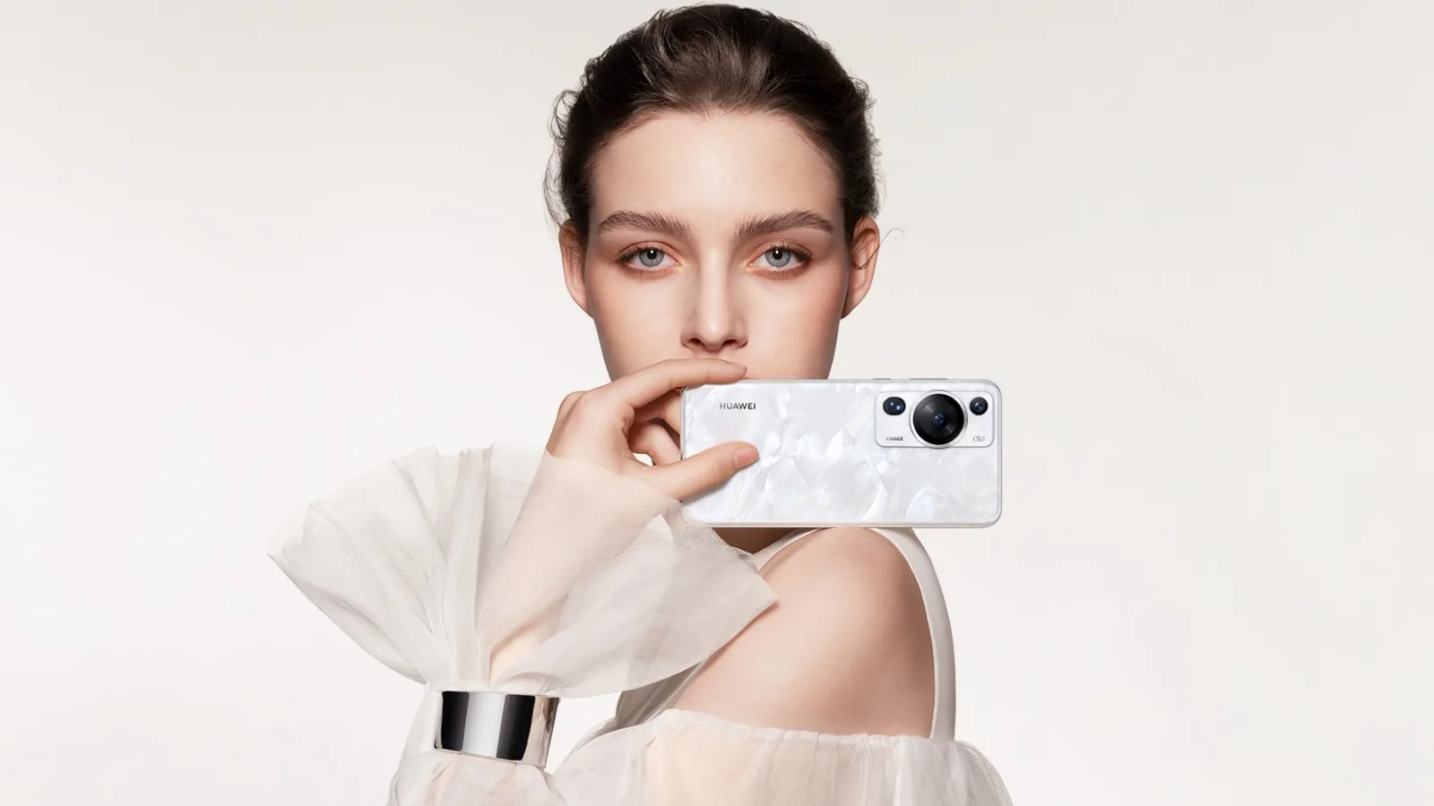 HUAWEI P60 Pro este aici după 2 ani de așteptare și aduce procesor Snapdragon, cameră XMAGE și încărcare atipică la 88W
