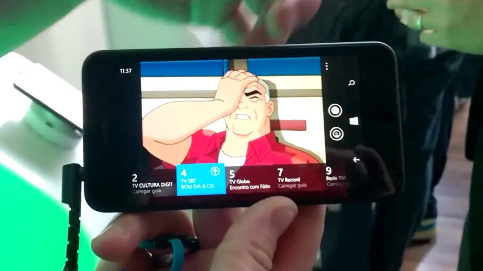 Funcția de televiziune digitală mobilă demonstrată În premieră publicului pe un telefon Nokia Lumia 630 (Video)