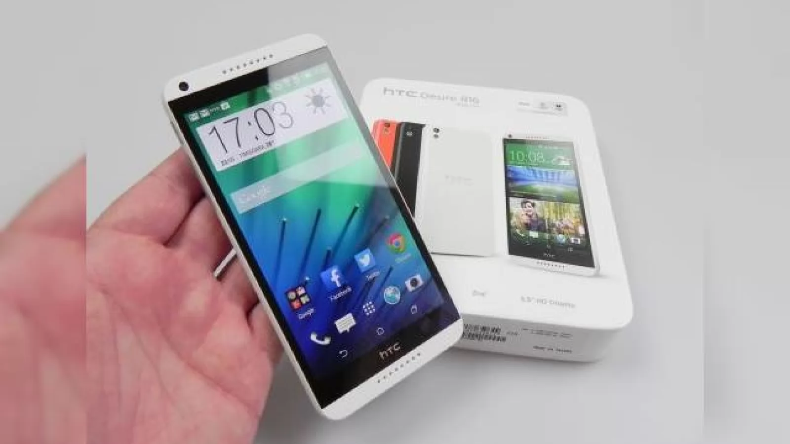 HTC Desire 816 unboxing: phablet de 5.5 inch dual SIM cu potențial enorm (Video)
