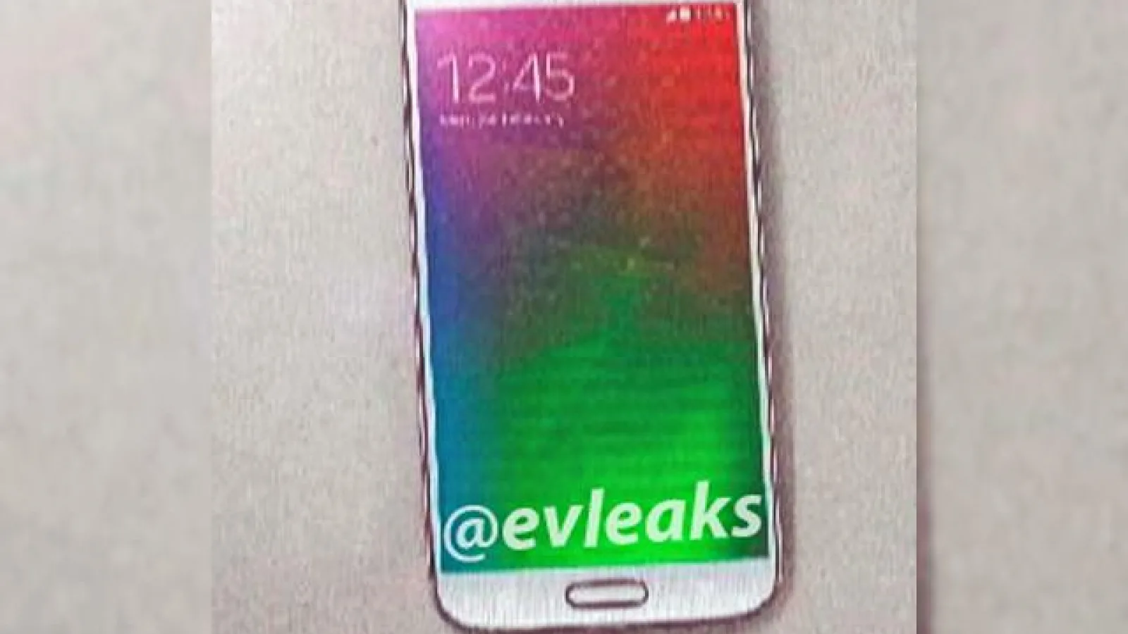 Samsung Galaxy F apare Într-o primă imagine; acesta ar putea aduce un display Quad HD de 5.3 inch și un procesor Snapdragon 805 (Zvon)