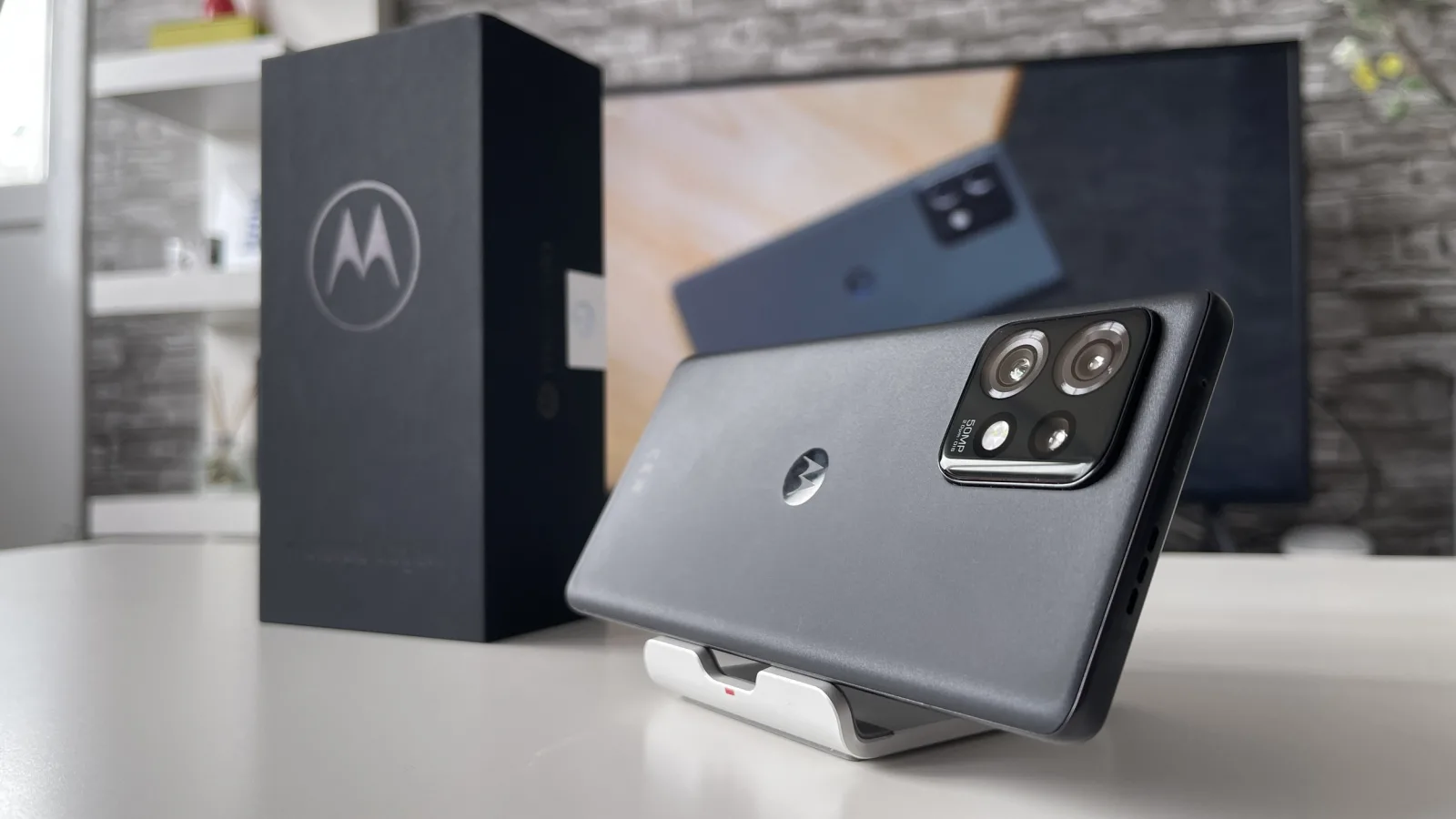 Preț și disponibilitate Motorola Edge 40 Pro în România